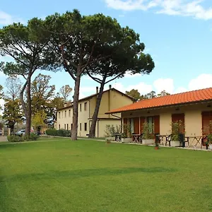 https://villa-rosy-torre-del-lago-puccini.it-tuscanyhotel.com